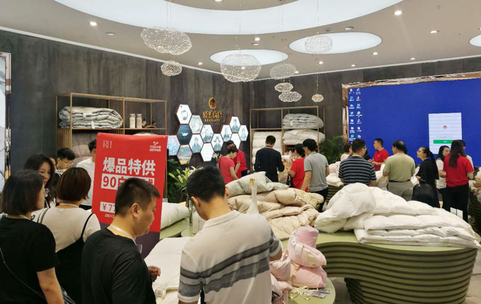 多地展會現(xiàn)場簽單！百聯(lián)憑什么“約”到服裝家紡用戶？